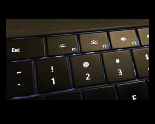 Strălucire cu iluminare din spate: tastaturi și tastaturi iluminate pentru laptopuri