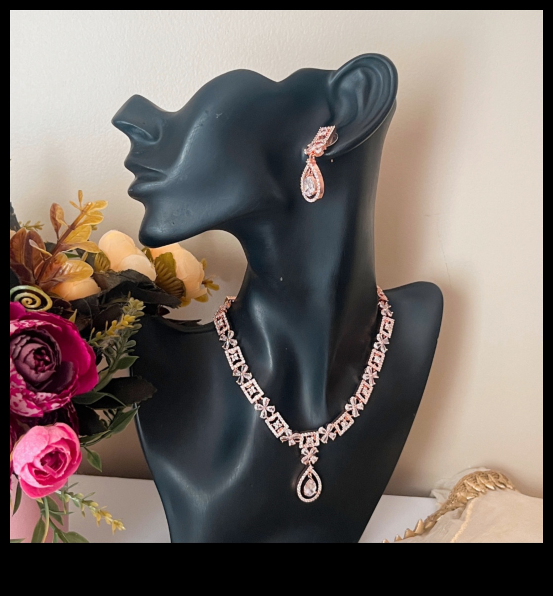 Eleganță eterică Crește-ți stilul cu bijuterii de modă 2 Eleganță eterică: ridicați-vă stilul cu bijuterii de modă