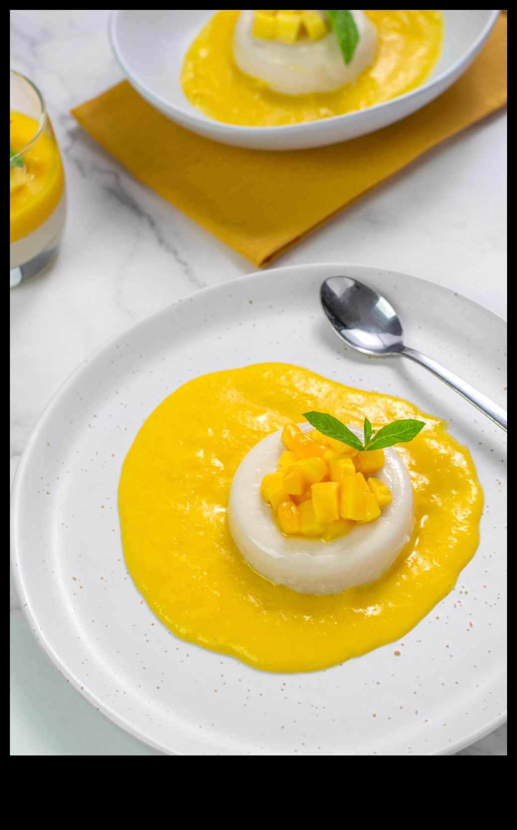 Tropical Temptation Un gust de tropice cu sucuri proaspete 3 Tentație tropicală: răsfățați-vă cu aromele exotice ale sucurilor proaspete