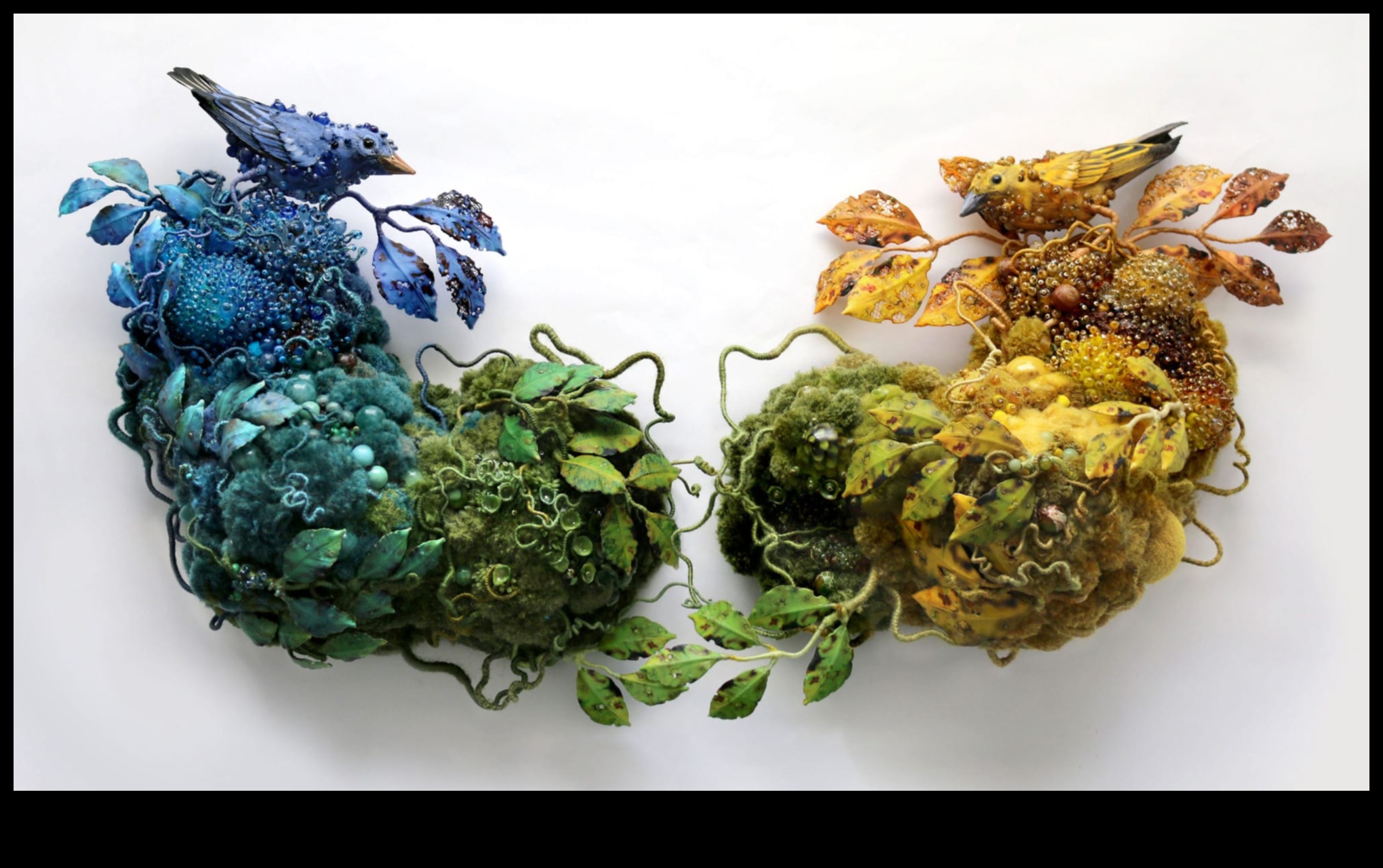 Colaj caleidoscopic care îmbină realul și suprarealul în ansambluri de artă pop 6 Colaj caleidoscopic: fuzionarea realităților în ansambluri de artă pop